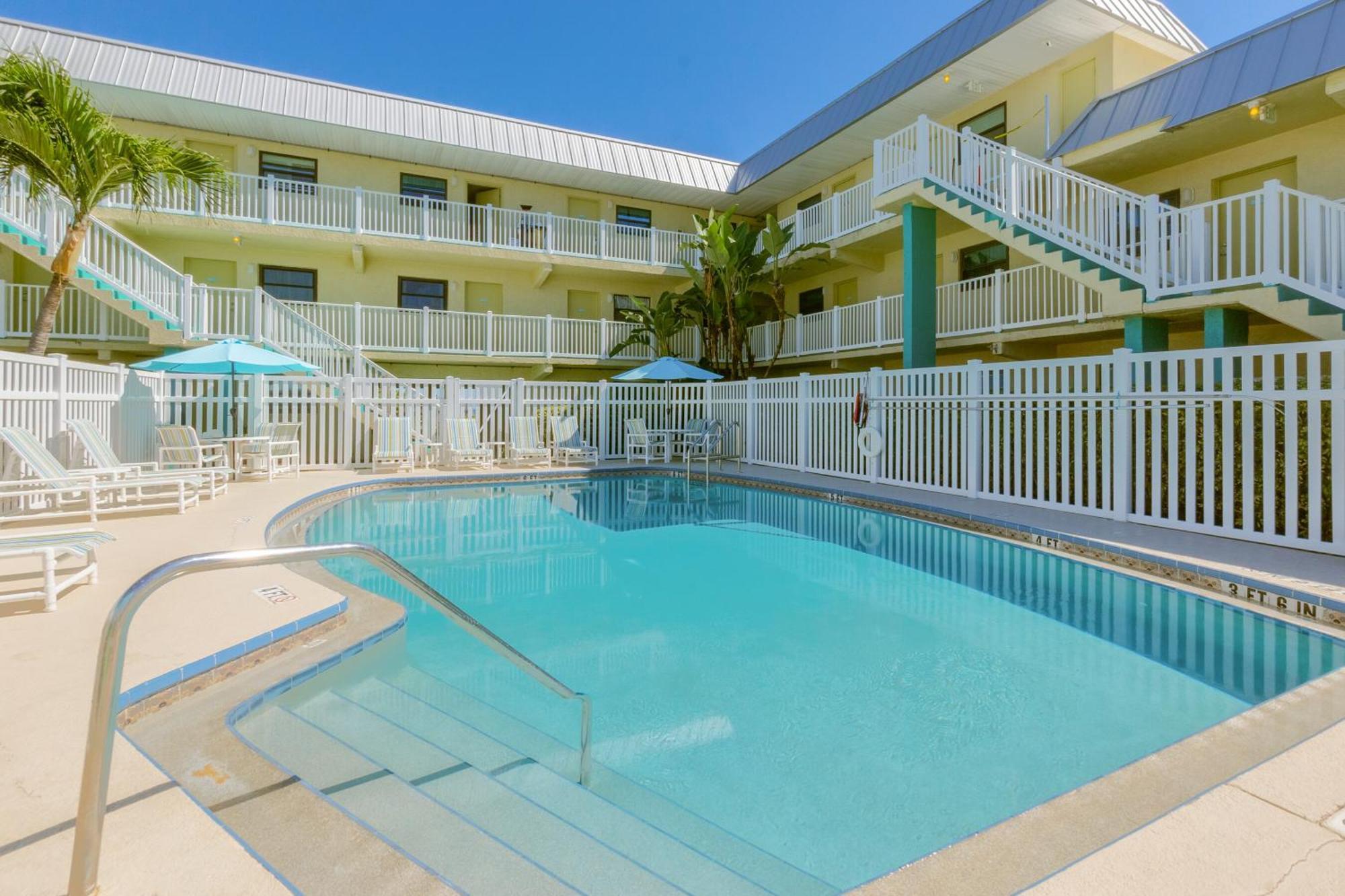 Tuckaway Shores Resort Melbourne Exterior photo