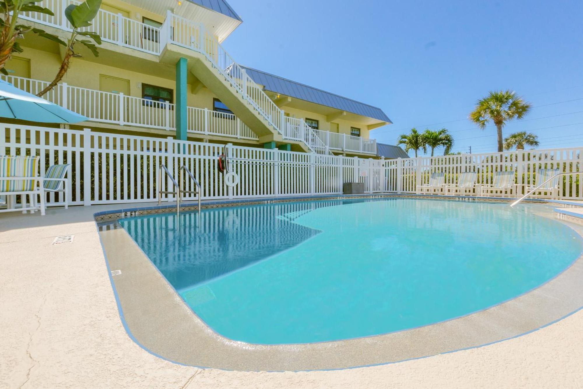 Tuckaway Shores Resort Melbourne Exterior photo