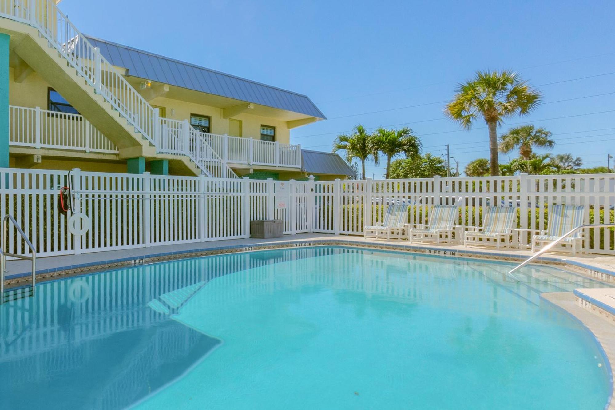 Tuckaway Shores Resort Melbourne Exterior photo